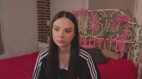 Lina 3 online show from 03-18-26, 06:33