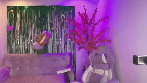 Snapshot of summer_miller chatting on 03-17-26, 11:35 summer_miller online show from 03-17-26, 11:35