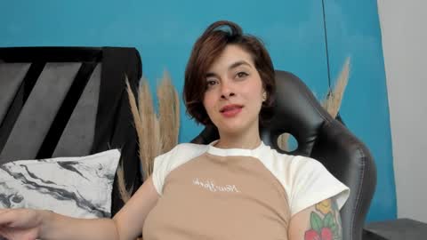 Snapshot of summerprints chatting on 12-28-24, 06:08 Summer online show from 12-28-24, 06:08