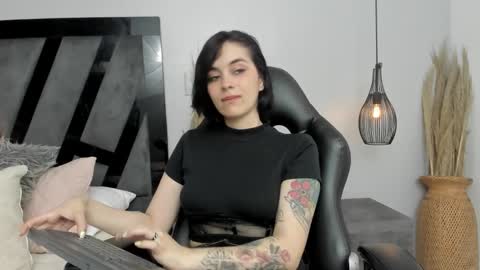 Snapshot of summerprints chatting on 03-05-25, 07:27 Summer online show from 03-05-25, 07:27