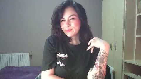 Snapshot of summerprints chatting on 11-12-25, 07:13 Summer online show from 11-12-25, 07:13