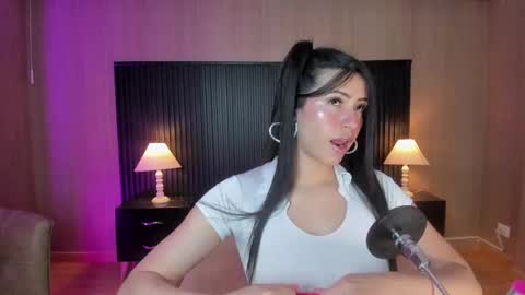 Snapshot of summerssangel chatting on 09-22-25, 02:08 - - online show from 09-22-25, 02:08