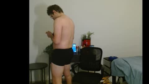 Snapshot of sumvirk04 chatting on 11-18-25, 12:49 Sum online show from 11-18-25, 12:49