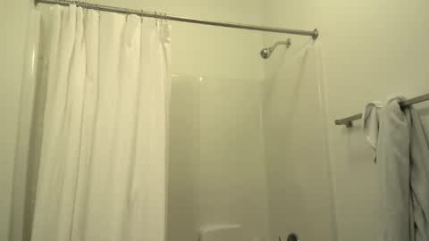 Snapshot of sumvirk04 chatting on 11-20-25, 02:01 Sum online show from 11-20-25, 02:01