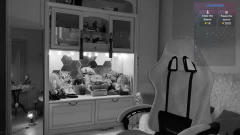 Snapshot of sun_for_you chatting on 02-25-25, 02:36 Miss Nelly online show from 02-25-25, 02:36