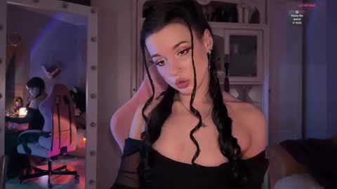 Snapshot of sun_for_you chatting on 10-16-25, 06:42 Miss Nelly online show from 10-16-25, 06:42
