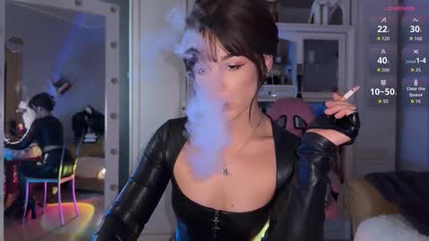 Snapshot of sun_for_you chatting on 10-18-25, 12:39 Miss Nelly online show from 10-18-25, 12:39