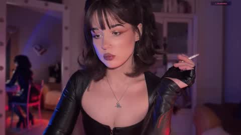 Snapshot of sun_for_you chatting on 11-17-25, 10:37 Miss Nelly online show from 11-17-25, 10:37