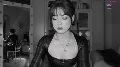 Snapshot of sun_for_you chatting on 11-22-25, 09:58 Miss Nelly online show from 11-22-25, 09:58