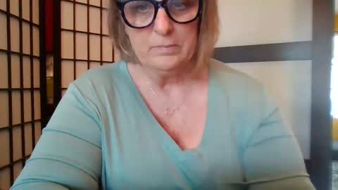 Snapshot of sunflower556 chatting on 09-13-25, 08:30 Sunflower online show from 09-13-25, 08:30