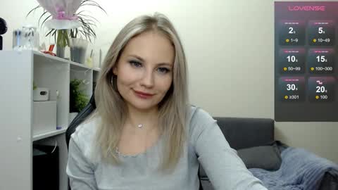 Naomi online show from 03-09-25, 01:56