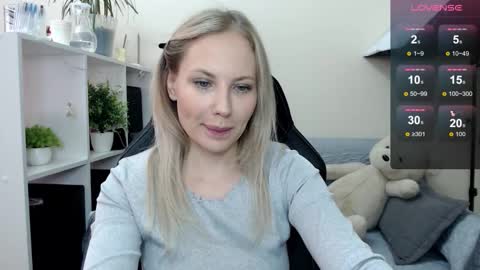 Naomi online show from 10-08-25, 05:38