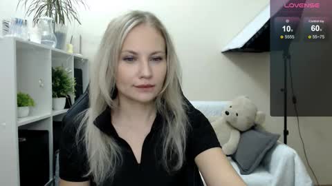 Naomi online show from 10-15-25, 02:55