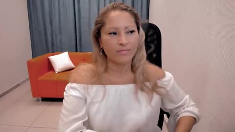 Sarah online show from 09-13-25, 05:02