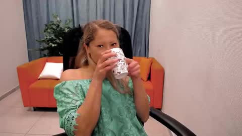 Sarah online show from 09-26-25, 04:00