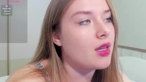 Vanessa online show from 12-17-25, 07:03