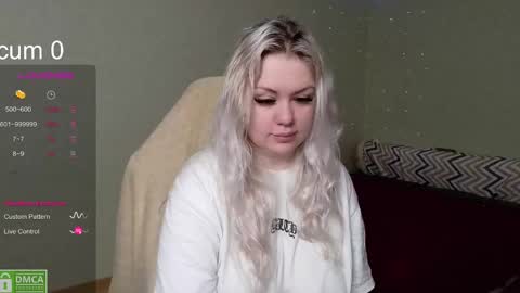 Snapshot of sunny_mood chatting on 12-15-24, 05:02 sunny mood online show from 12-15-24, 05:02