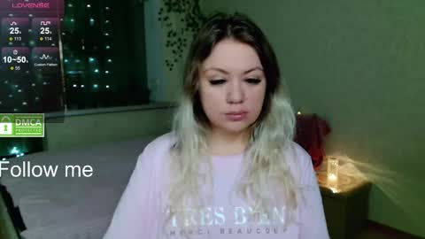 Snapshot of sunny_mood chatting on 11-08-25, 08:25 sunny mood online show from 11-08-25, 08:25