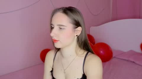 Snapshot of sunnybunnyy5 chatting on 02-21-26, 05:30 Liza online show from 02-21-26, 05:30