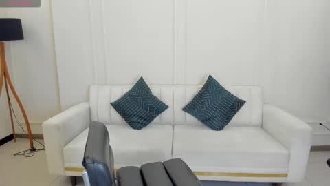 Snapshot of sunnyrivers_ chatting on 10-09-25, 04:38 Sunny Rivers online show from 10-09-25, 04:38