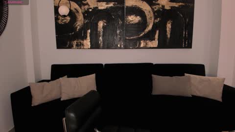 Snapshot of sunnyrivers_ chatting on 11-12-25, 05:02 Sunny Rivers online show from 11-12-25, 05:02