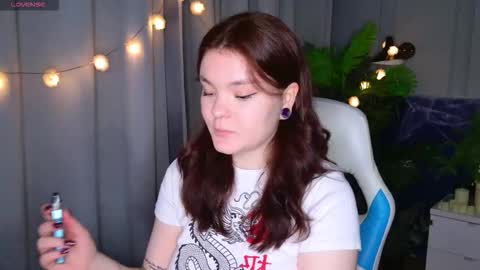 Snapshot of sunrise_enny chatting on 11-06-25, 07:15 sunrise_enny online show from 11-06-25, 07:15