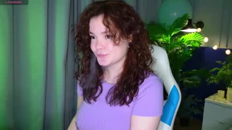 Snapshot of sunrise_enny chatting on 11-19-25, 07:03 sunrise_enny online show from 11-19-25, 07:03