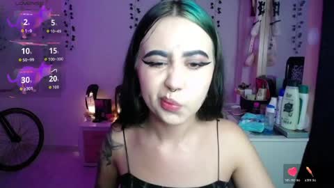 Snapshot of sunset_pienk chatting on 04-06-26, 05:41 Sunset online show from 04-06-26, 05:41