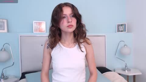 Snapshot of sunshine_gh1 chatting on 10-21-25, 09:15 Sunshine online show from 10-21-25, 09:15