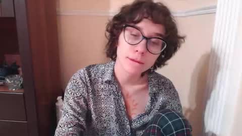 Hella online show from 11-28-25, 04:31