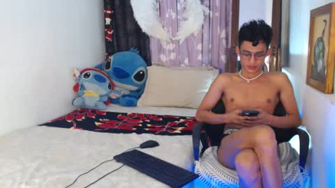 Snapshot of superasian143xx chatting on 01-11-25, 10:19 GAY online show from 01-11-25, 10:19