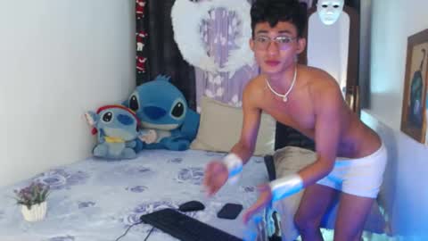 Snapshot of superasian143xx chatting on 01-16-25, 04:28 GAY online show from 01-16-25, 04:28