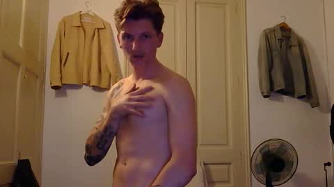 Snapshot of superhardxxxx chatting on 12-13-25, 09:31 Ctrl My Body online show from 12-13-25, 09:31