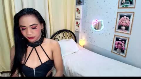 Snapshot of superlatinaasian4u chatting on 09-24-25, 12:25 URWILD-JASMINE online show from 09-24-25, 12:25