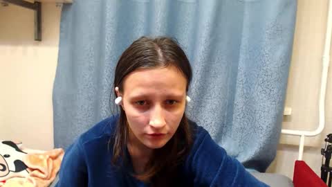 Snapshot of superliza97 chatting on 10-22-25, 04:29 Alisa online show from 10-22-25, 04:29