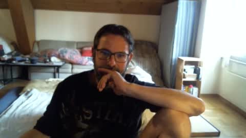 Snapshot of supersquirrel81 chatting on 10-03-25, 03:42 supersquirrel81 online show from 10-03-25, 03:42