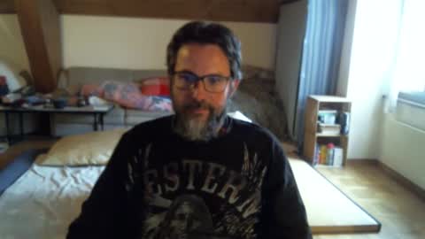 Snapshot of supersquirrel81 chatting on 10-04-25, 12:36 supersquirrel81 online show from 10-04-25, 12:36