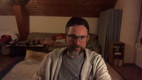 Snapshot of supersquirrel81 chatting on 11-21-25, 08:40 supersquirrel81 online show from 11-21-25, 08:40