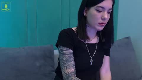 Snapshot of supremebeauty chatting on 09-17-25, 03:35 SIREN online show from 09-17-25, 03:35