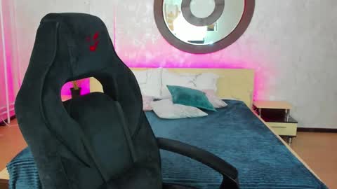 Annie online show from 01-30-25, 12:50