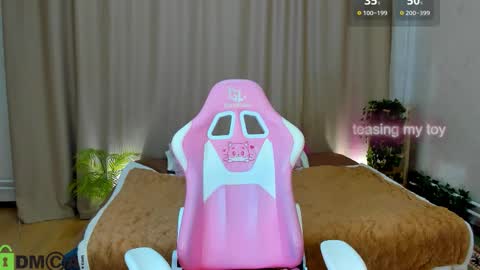 Annie online show from 09-21-25, 12:23