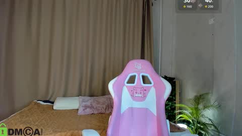 Annie online show from 10-20-25, 01:06