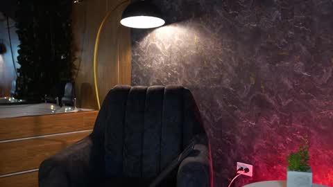 Snapshot of susan_wall chatting on 02-14-26, 12:13 susan_wall online show from 02-14-26, 12:13