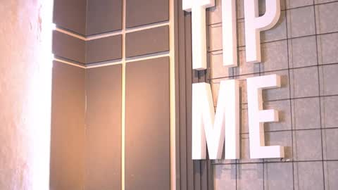 Snapshot of susan_wall chatting on 04-14-26, 02:45 susan_wall online show from 04-14-26, 02:45