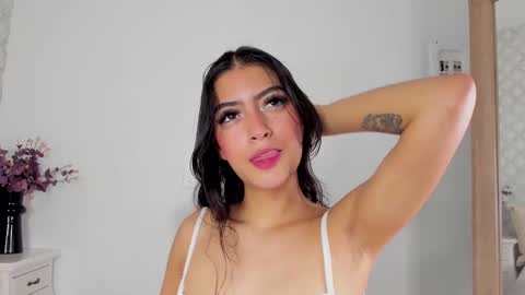 Snapshot of susana__sanchez chatting on 02-21-25, 11:01 SUSANA online show from 02-21-25, 11:01