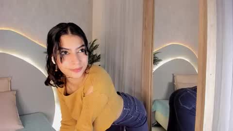 Snapshot of susana__sanchez chatting on 10-27-25, 12:42 SUSANA online show from 10-27-25, 12:42