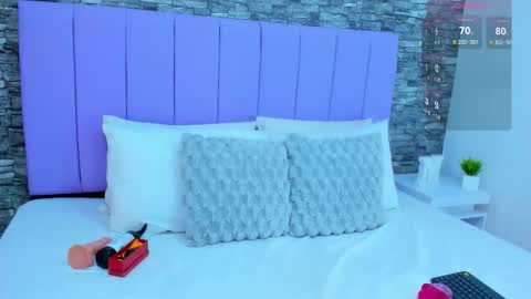 Snapshot of susana_ross8 chatting on 11-06-25, 11:44 susana_ross8 online show from 11-06-25, 11:44