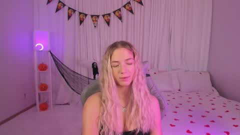 Snapshot of susanmimi chatting on 10-25-25, 02:08 Susan online show from 10-25-25, 02:08