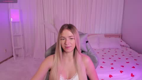 Snapshot of susanmimi chatting on 11-10-25, 04:22 Susan online show from 11-10-25, 04:22