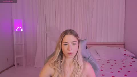 Snapshot of susanmimi chatting on 11-25-25, 03:39 Susan online show from 11-25-25, 03:39